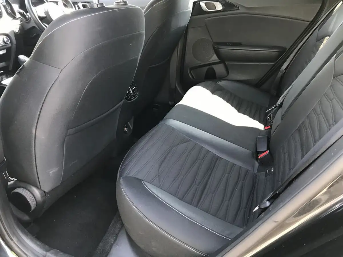 2022-kia-pro-ceed-15-t-gdi-gt-line-big-13