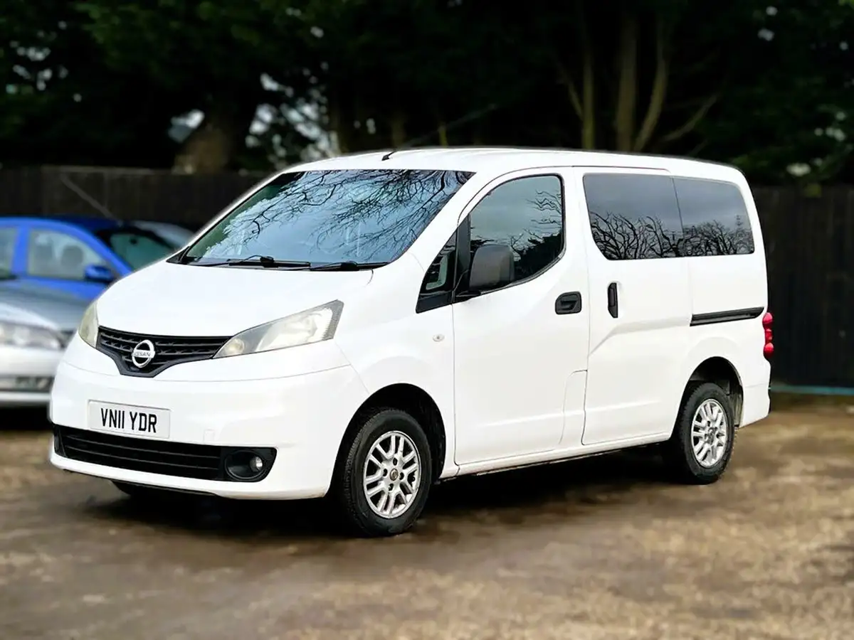 2011-nissan-nv200-15td-se-85bhpeuro-5-combi-5seater-big-1