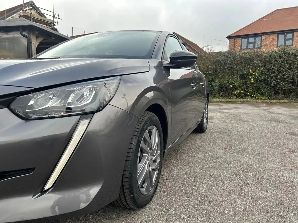 2022-peugeot-208-12-puretech-active-premium-100bhp-eat8-big-40