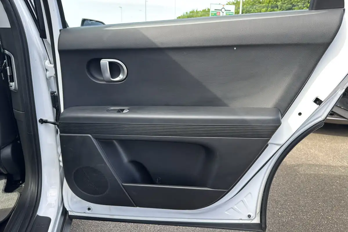 2022-hyundai-ioniq-5-e-premium-217ps-73kwh-rwd-big-29