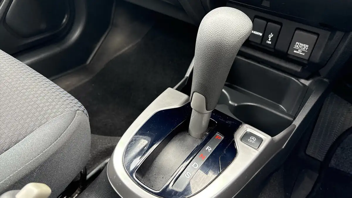 2019-honda-jazz-13-i-vtec-se-navi-cvt-big-19