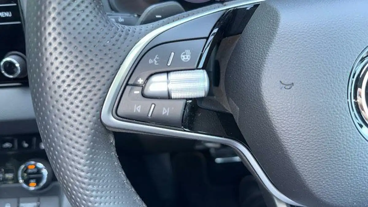 2024-skoda-karoq-15-tsi-sportline-dsg-big-24