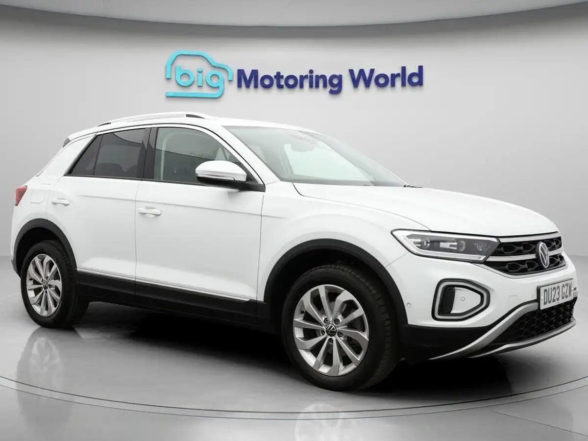 2023-volkswagen-t-roc-15-tsi-style-hatchback-5d-big-0