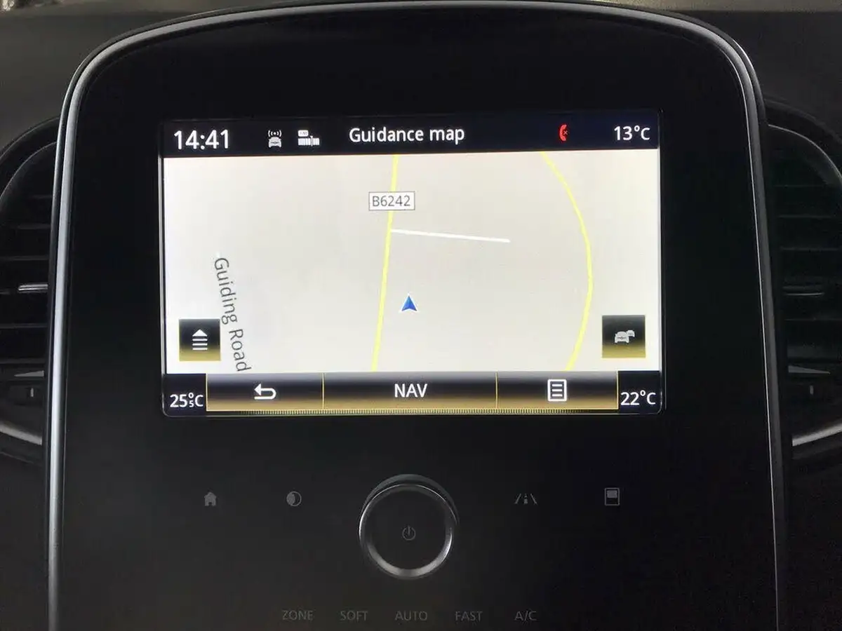 2017-renault-scenic-15dci-dynamique-nav-energy-ss-big-48