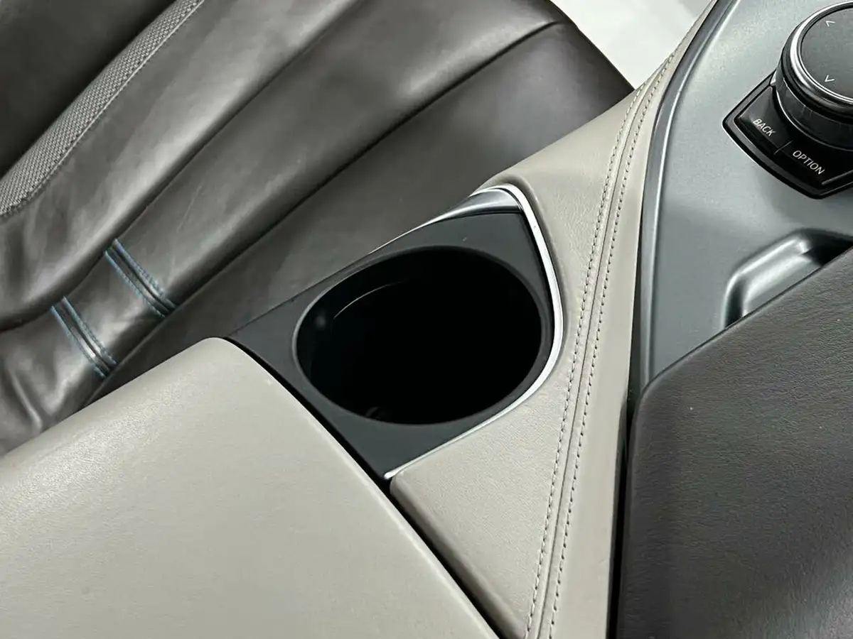 2017-bmw-i8-15-big-61