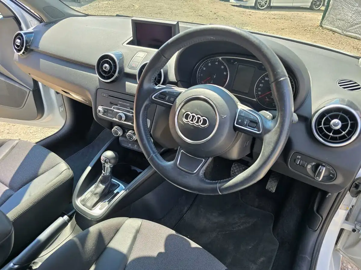 2014-audi-a1-big-40