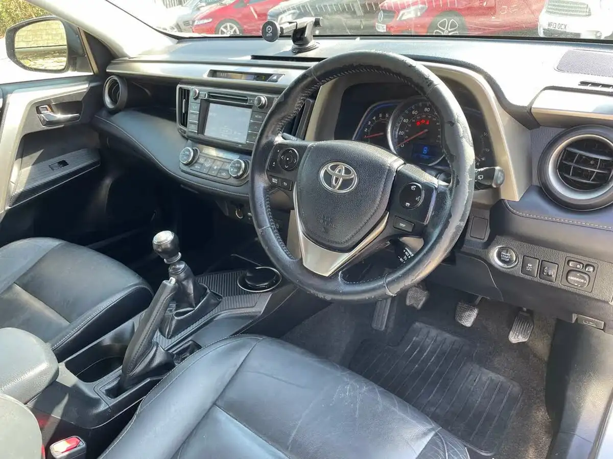 2013-toyota-rav4-20td-invincible-2wd-1990cc-big-15