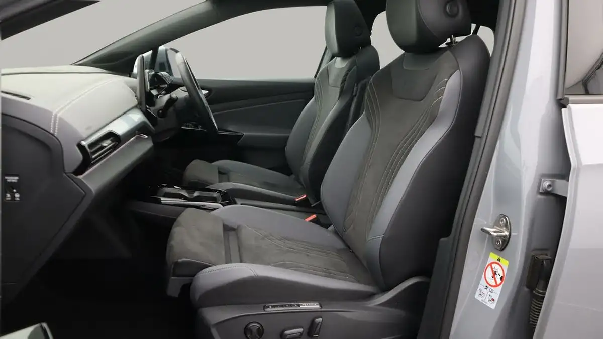 2023-volkswagen-id5-e-tech-174ps-big-14