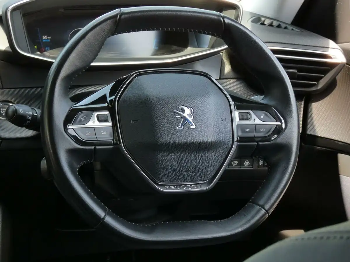 2020-peugeot-2008-suv-12-puretech-allure-100bhp-big-19