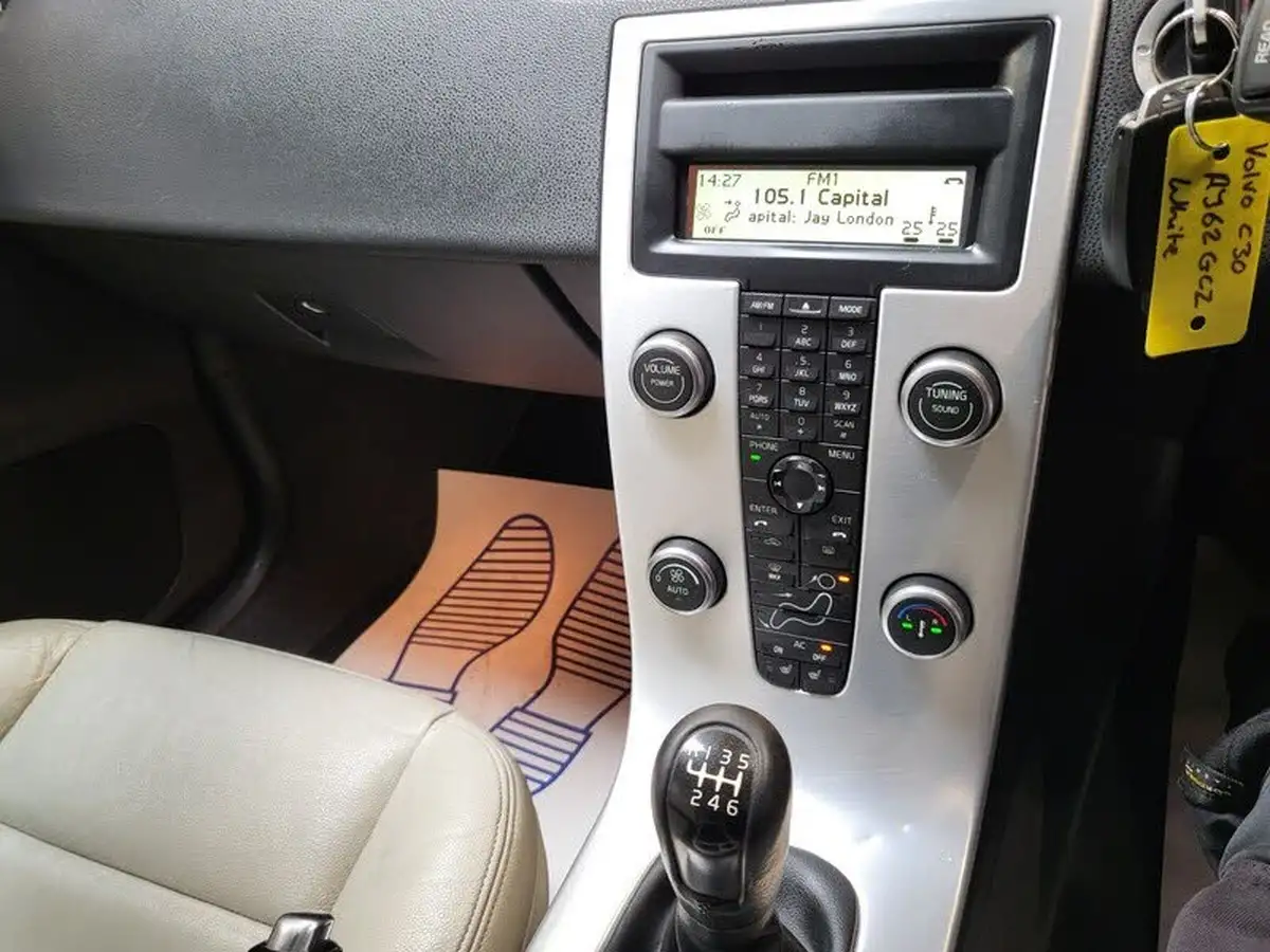 2012-volvo-c30-16d-d2-se-lux-big-5