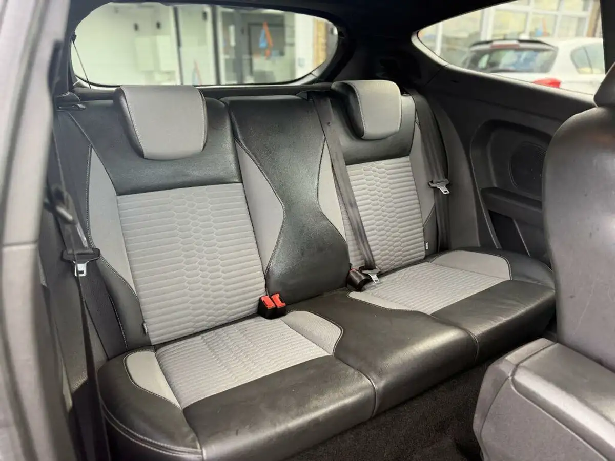 2014-ford-fiesta-16-st-3-big-41