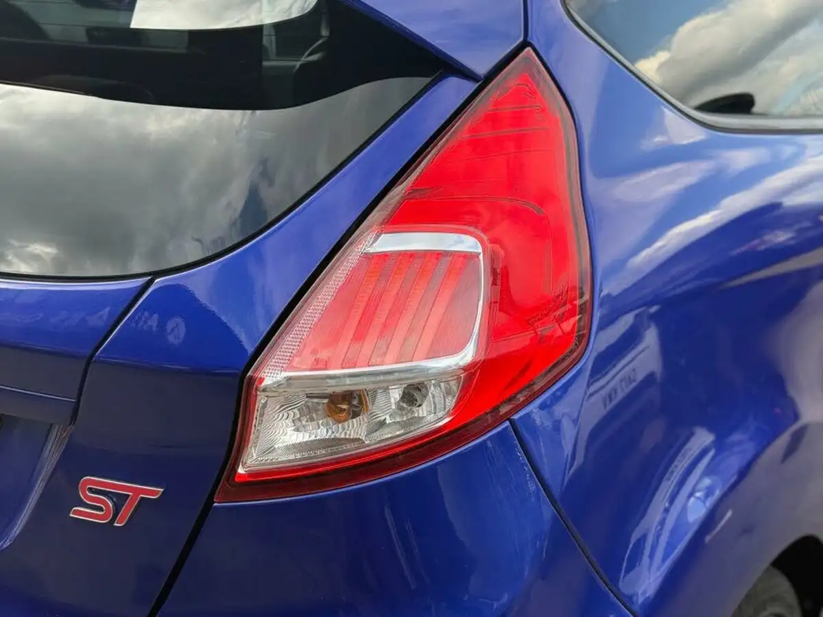 2014-ford-fiesta-16-st-3-big-17