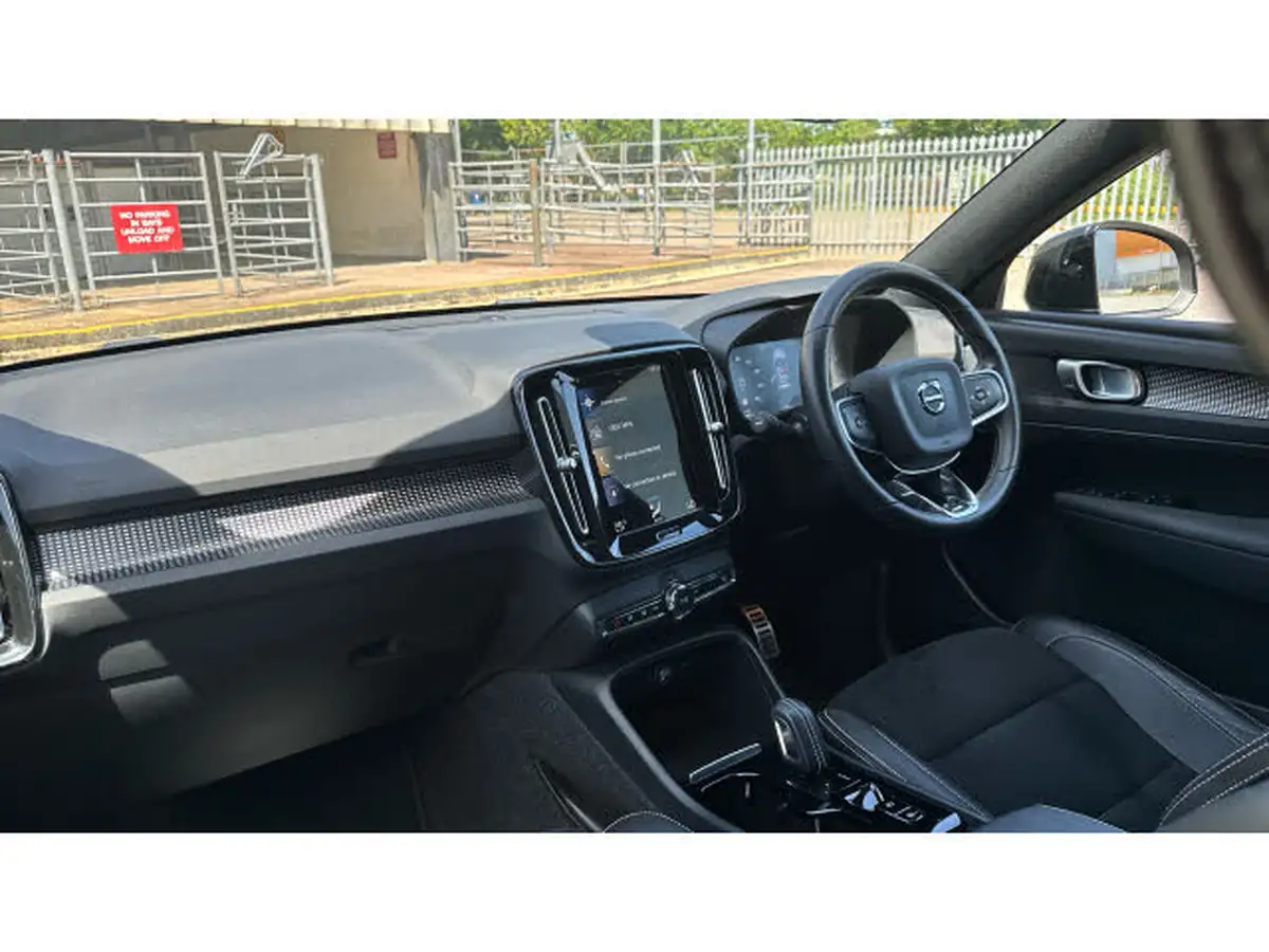 2021-volvo-xc40-15-t3-r-design-161bhp-auto-big-3