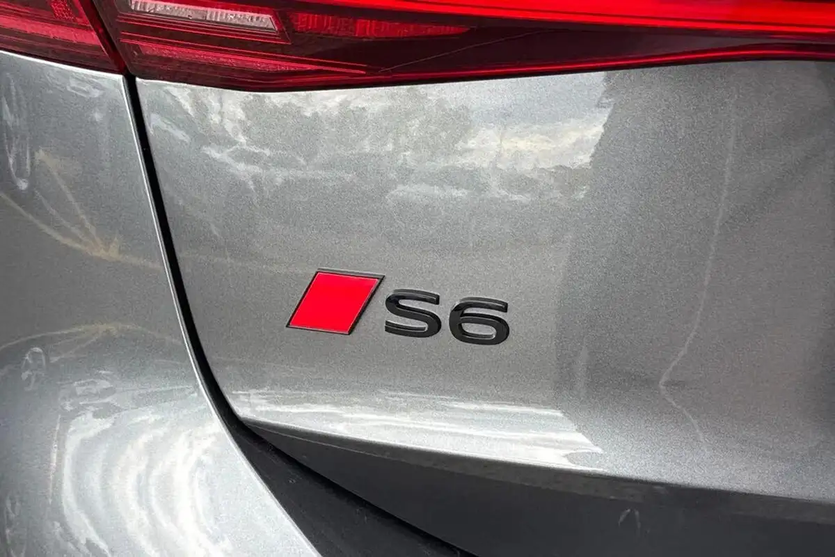 2025-audi-s6-e-tron-e-launch-edition-big-51