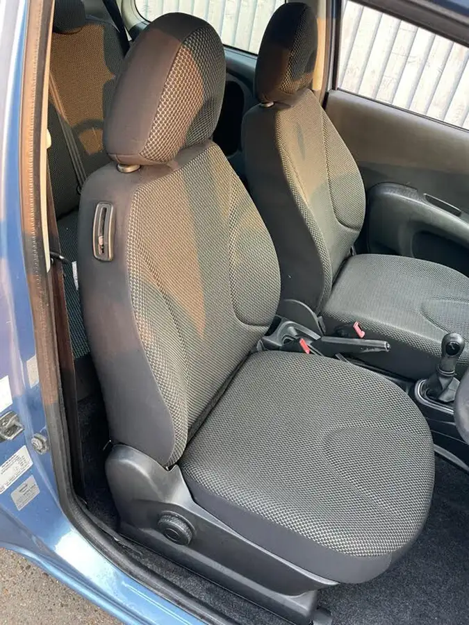 2009-nissan-micra-12-visia-3d-big-24