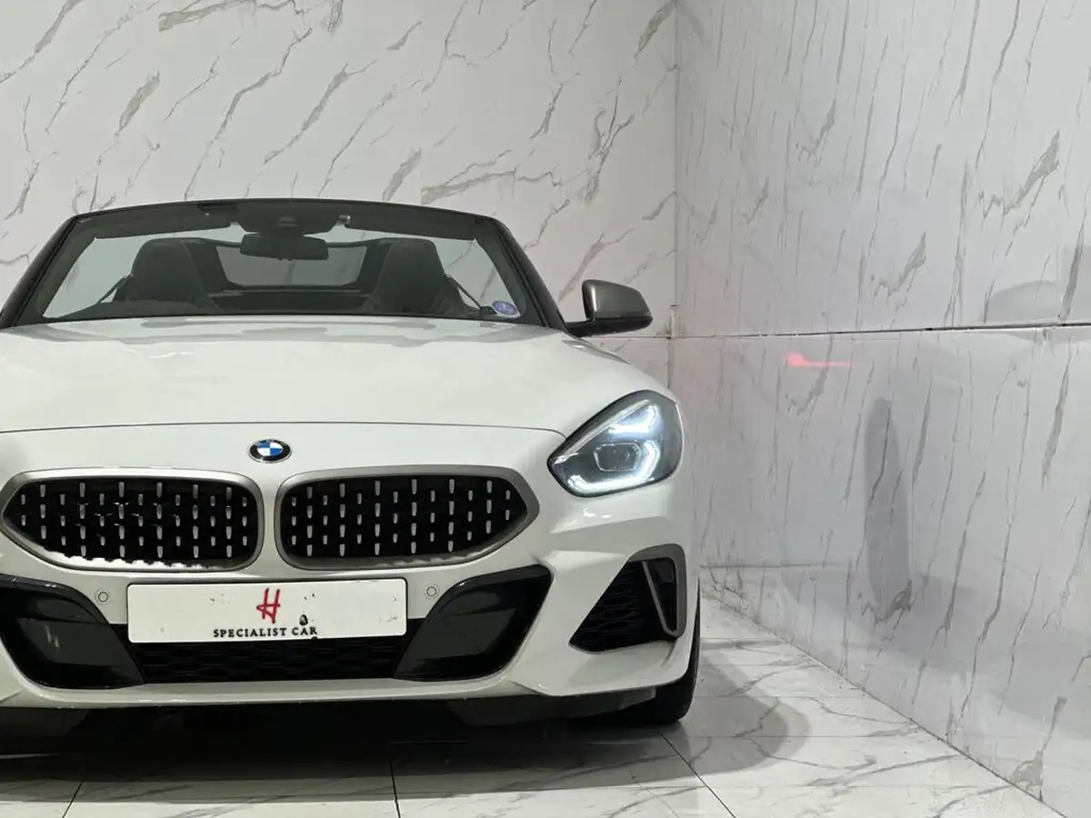2022-bmw-z4-30-m40i-big-7