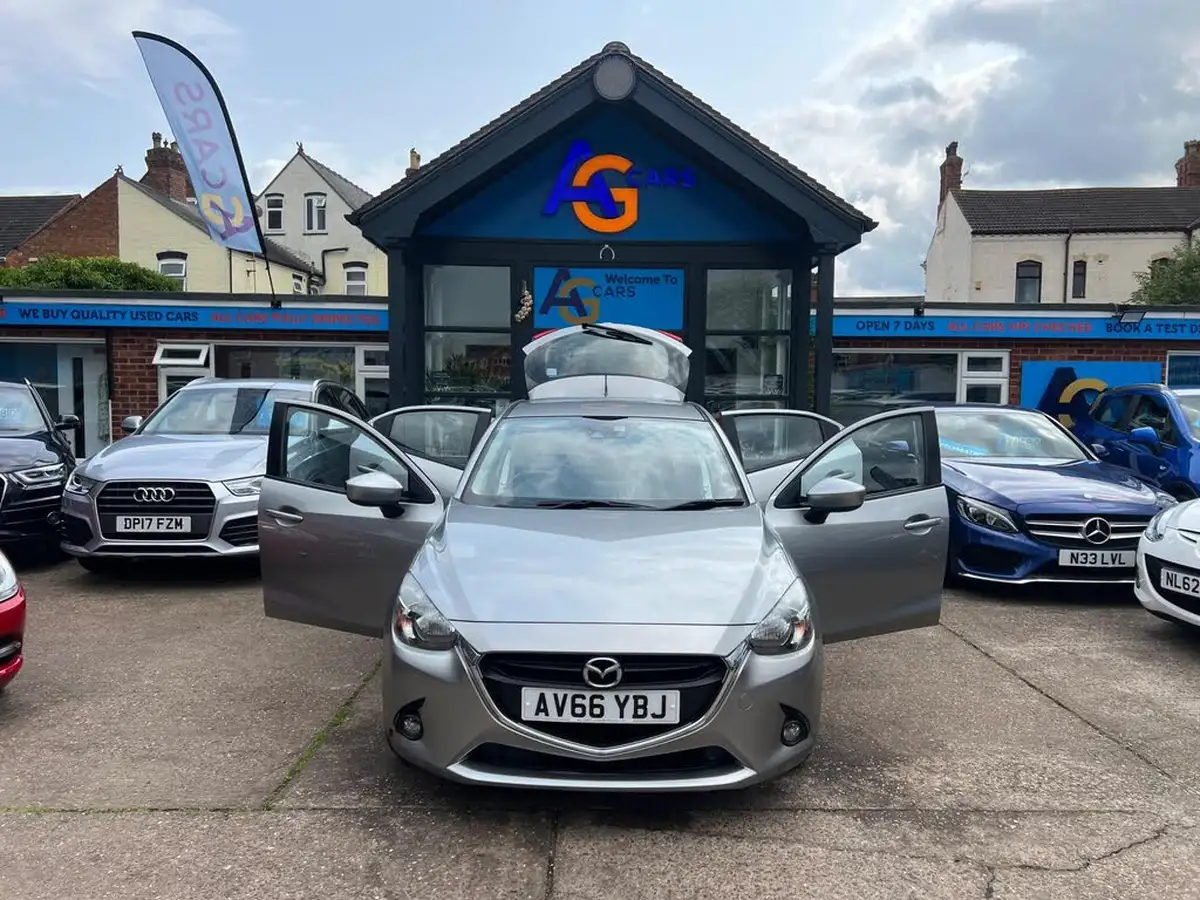 2016-mazda-mazda2-15-se-l-nav-big-50