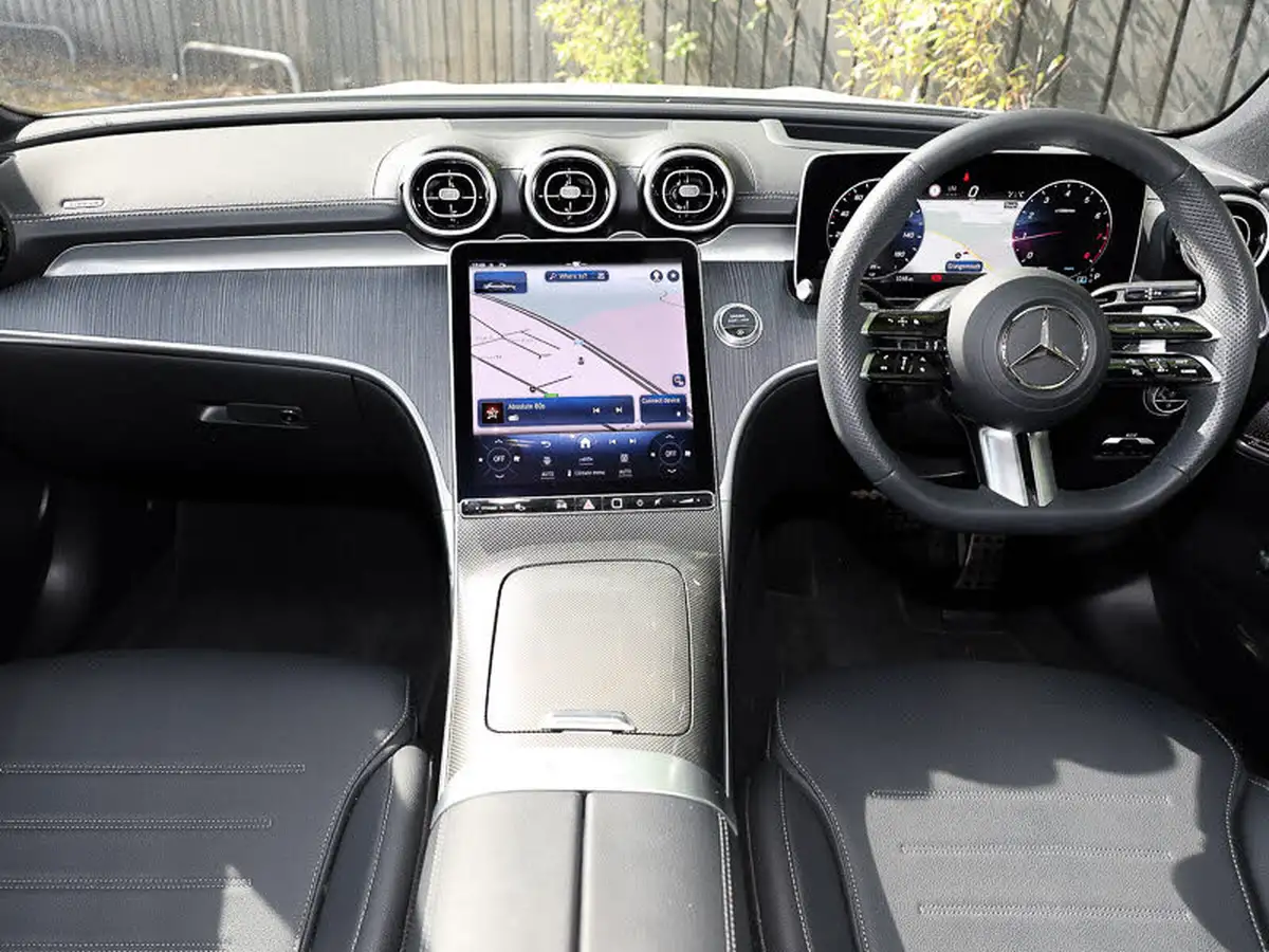2024-mercedes-benz-c-class-20-c300-amg-line-premium-plus-259ps-saloon-4d-1999cc-big-3