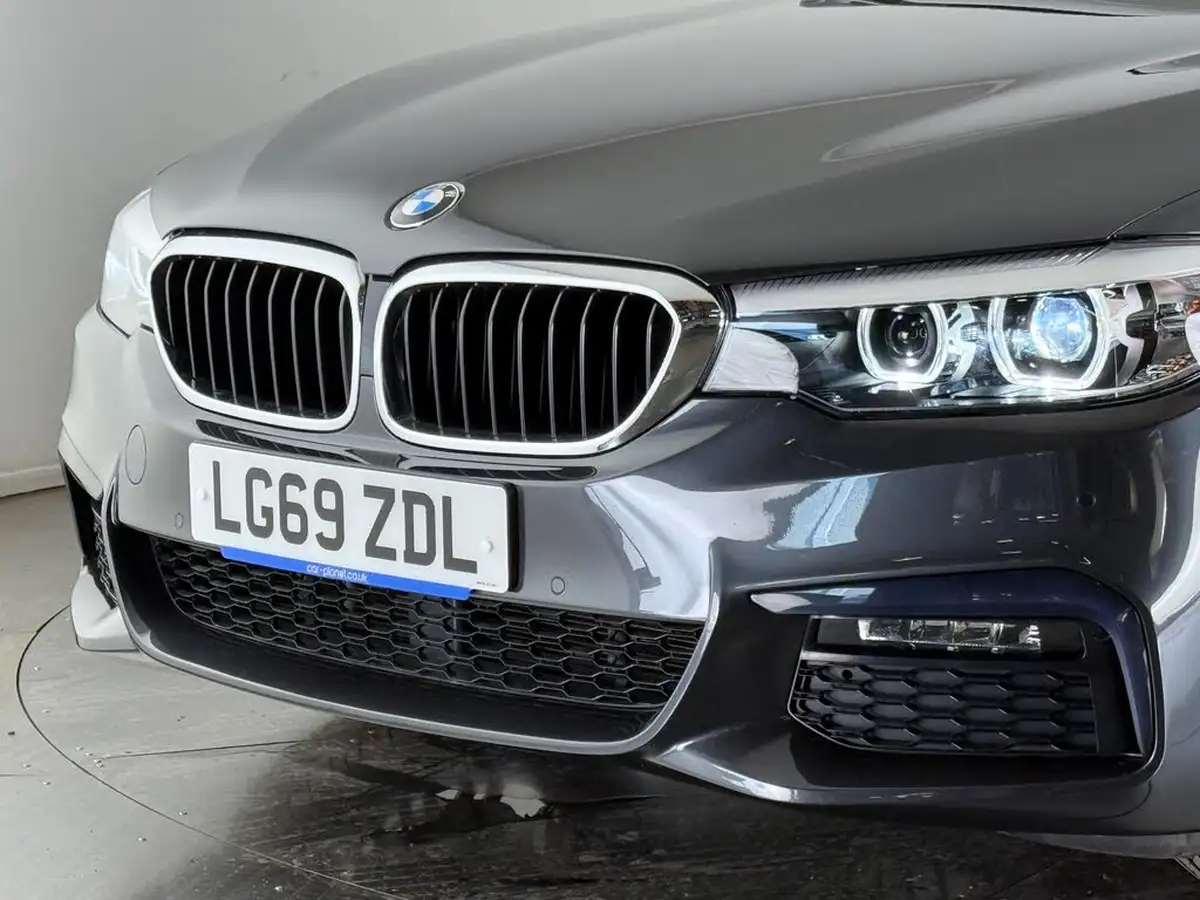 2019-bmw-5-series-big-39