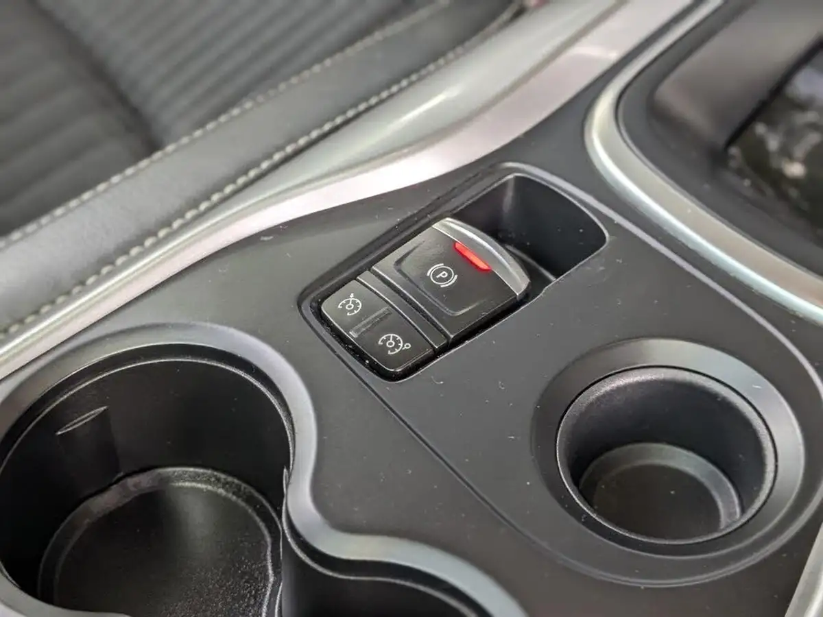 2018-renault-kadjar-12-tce-signature-nav-1197cc-edc-auto-big-50