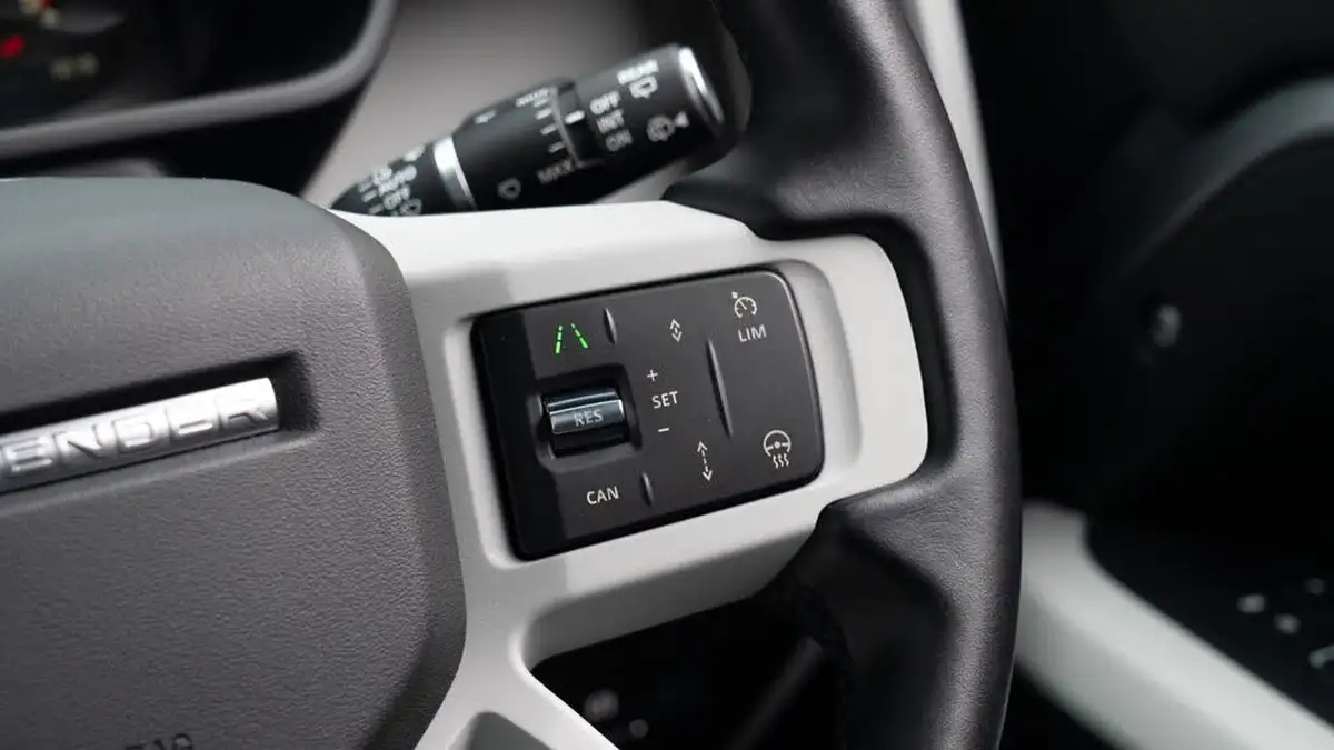 2024-land-rover-110-defender-30-d300-x-dynamic-hse-big-21