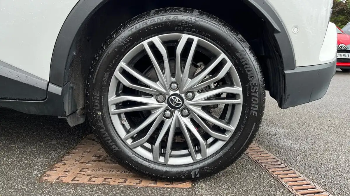 2022-toyota-c-hr-18-vvt-i-excel-big-30