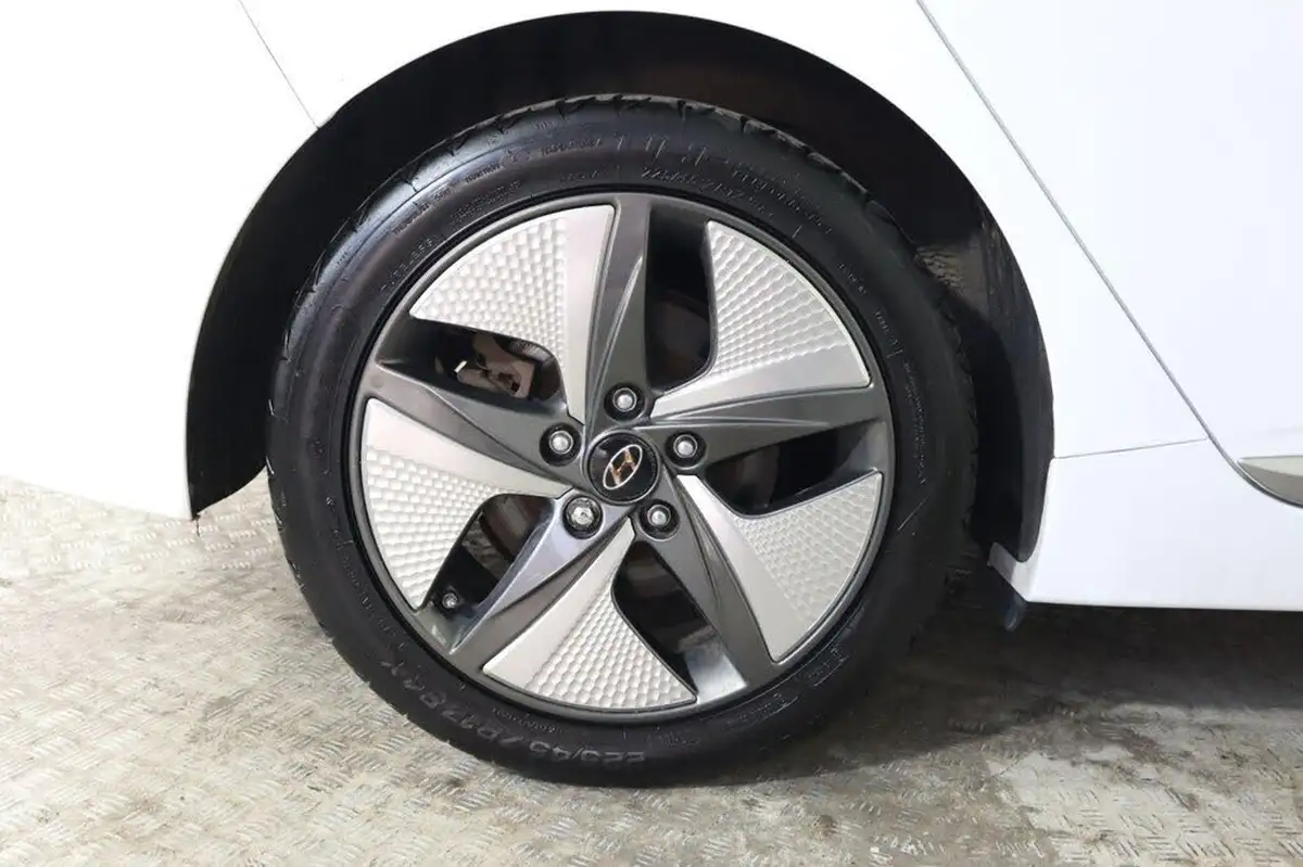 2021-hyundai-ioniq-16-gdi-premium-se-hybrid-big-30