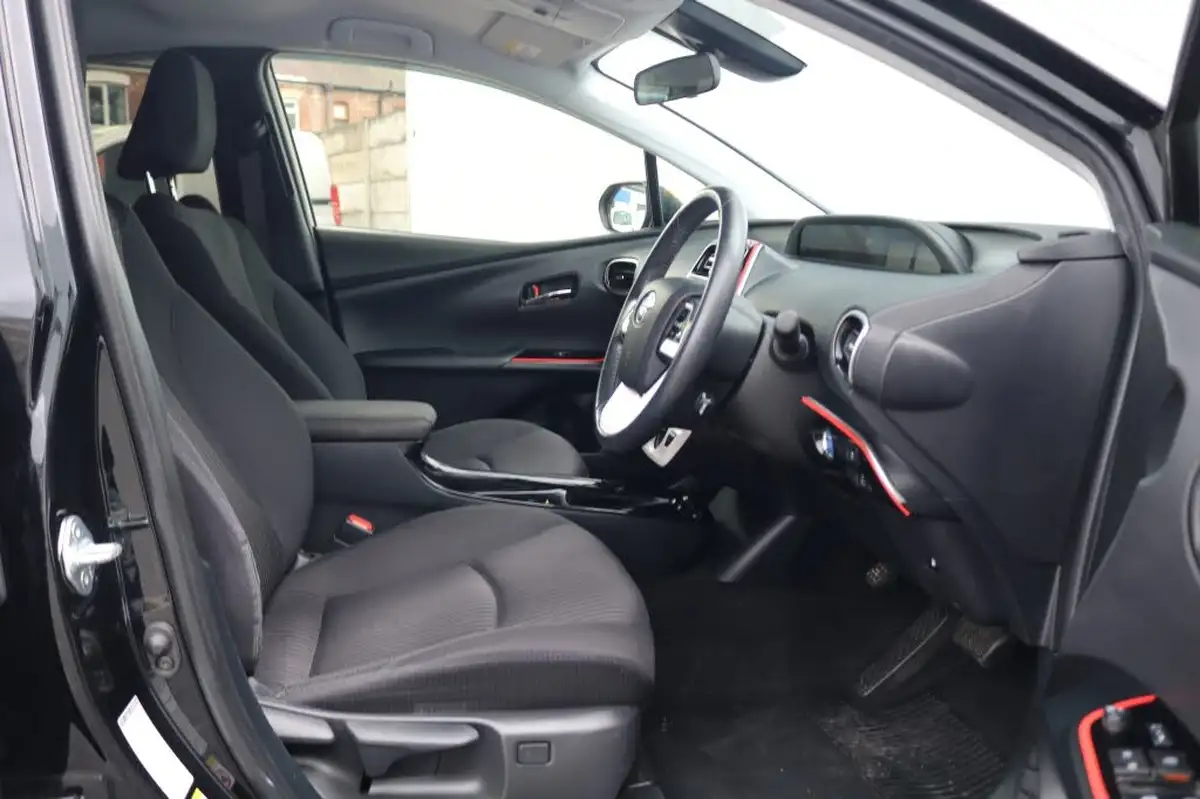 2018-toyota-prius-18-vvt-i-active-ss-big-25