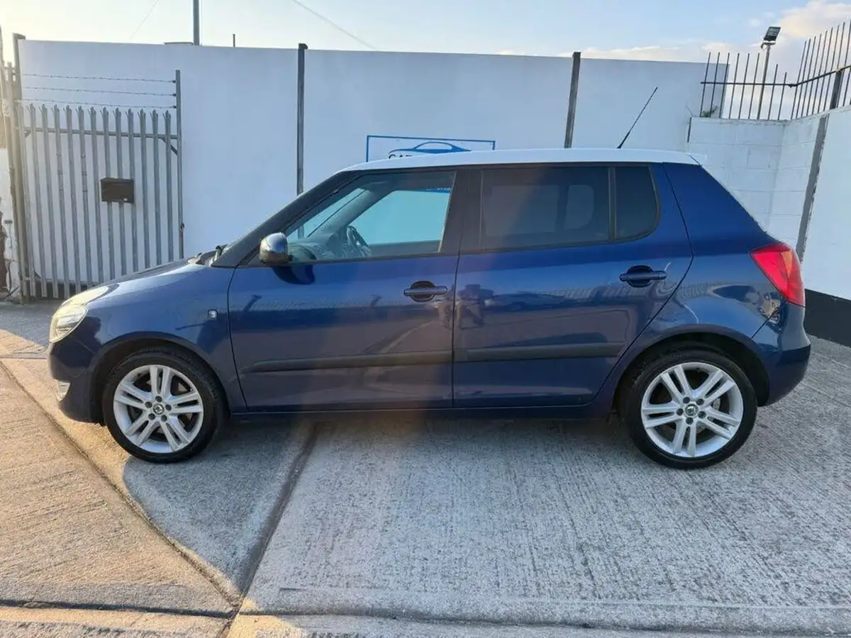 2011-skoda-fabia-12-elegance-tsi-105bhp-hatchback-1197cc-big-1