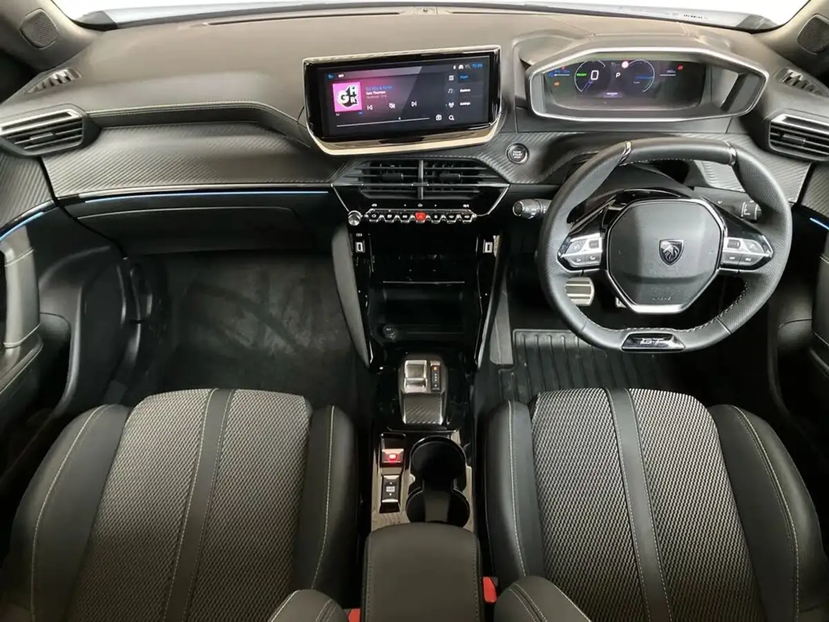 2024-peugeot-2008-suv-e-gt-136ps-50kwh-big-8