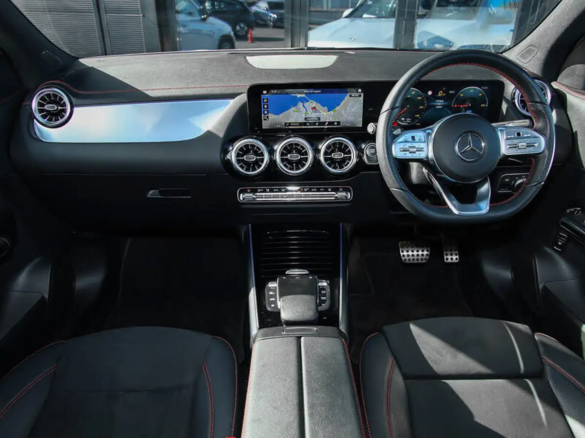 2021-mercedes-benz-eqa-e-eqa-350-amg-line-big-2