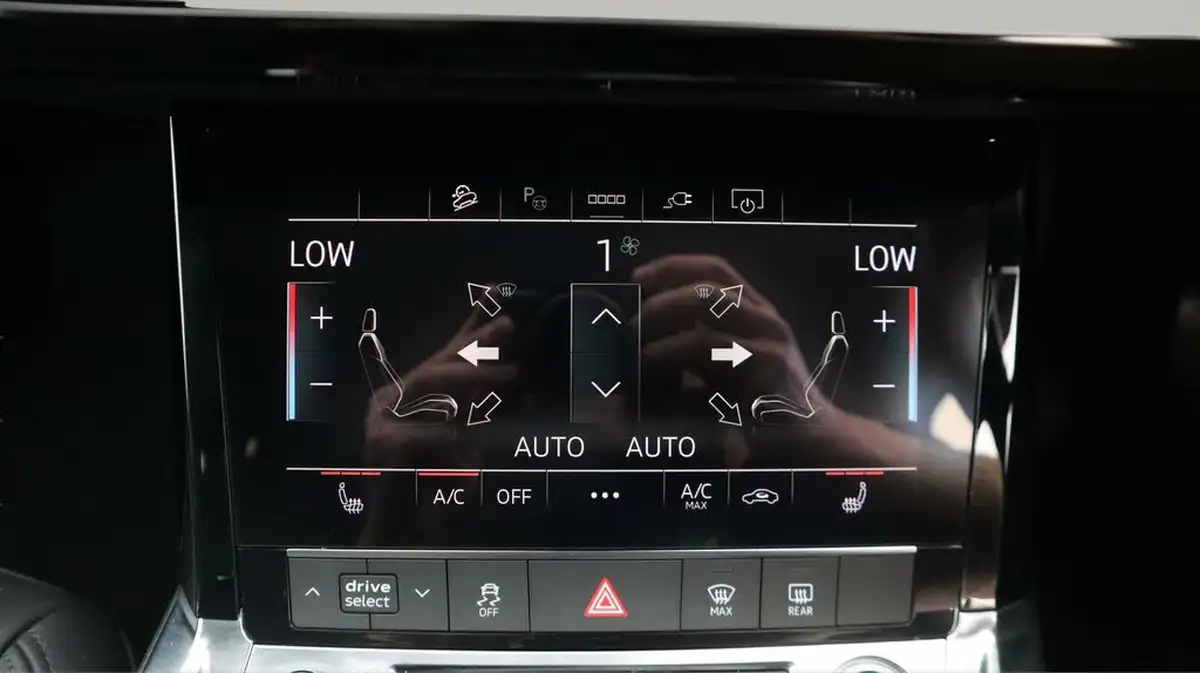 2022-audi-e-tron-55e-technik-station-wagon-big-12