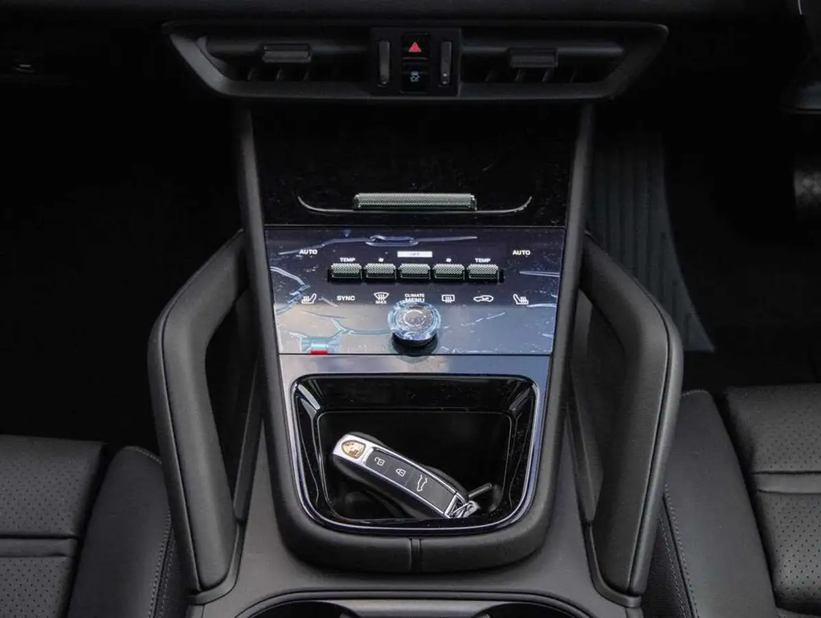 2025-porsche-cayenne-30-v6-353ps-station-wagon-big-28