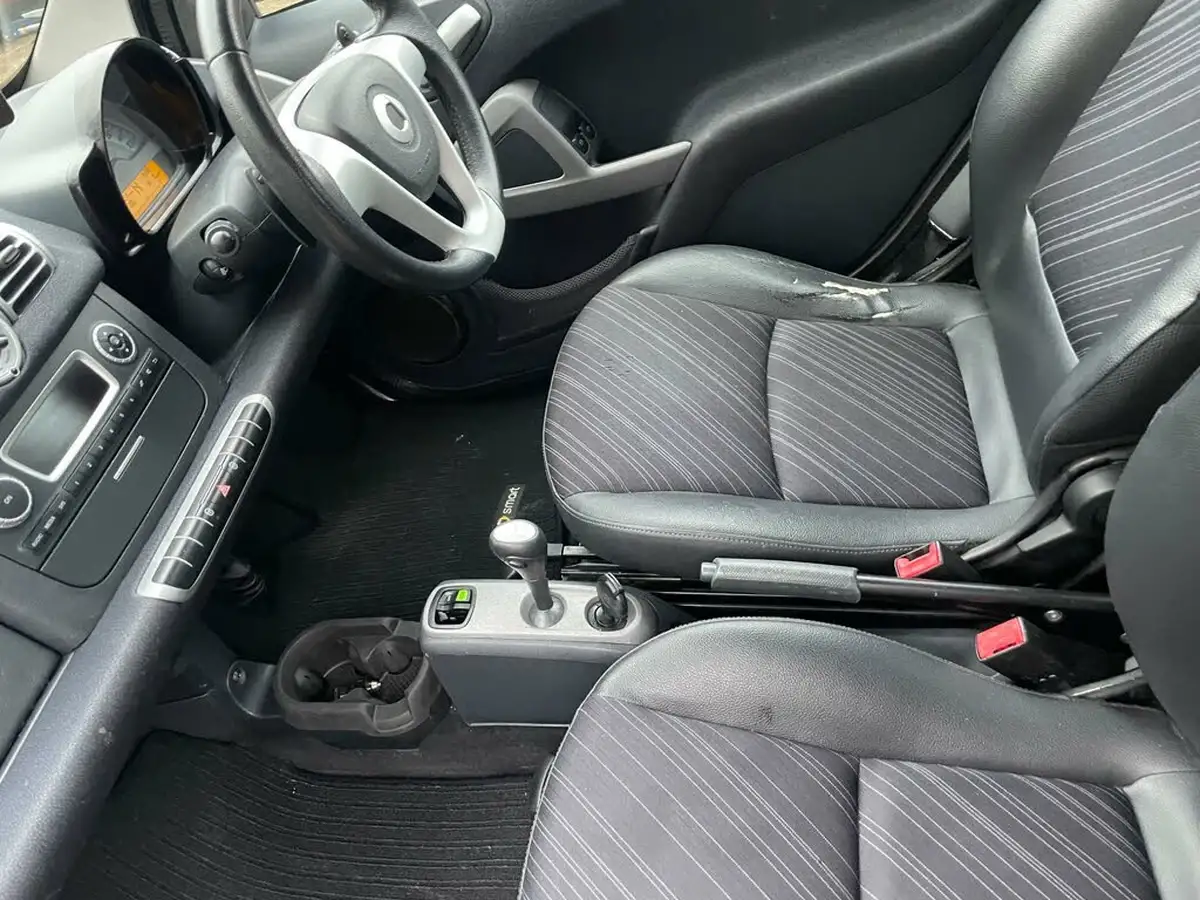 2014-smart-fortwo-10-edition-21-coupe-big-14
