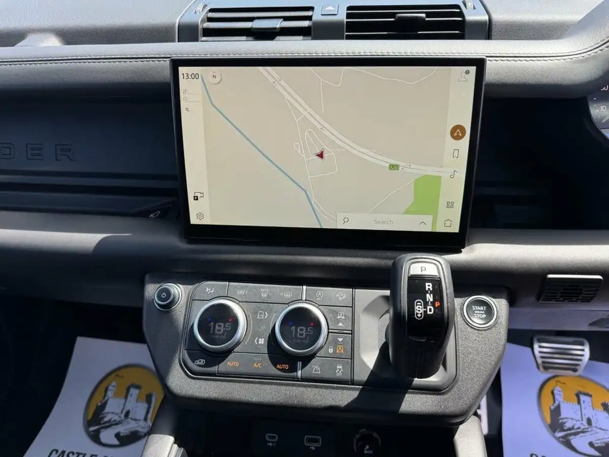 2022-land-rover-110-defender-50-p525-v8-big-17