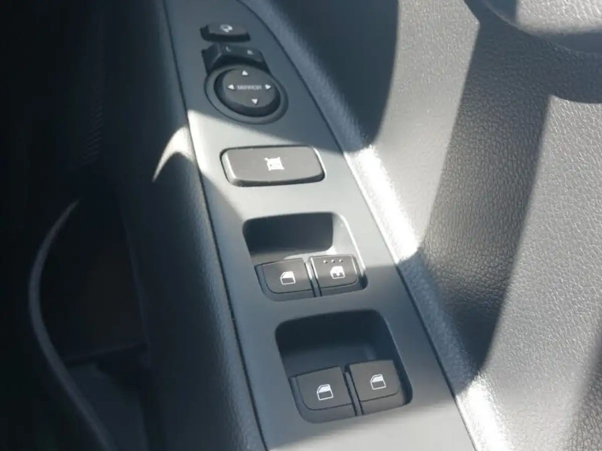 2024-kia-stonic-10-t-gdi-3-98bhp-dct-big-18
