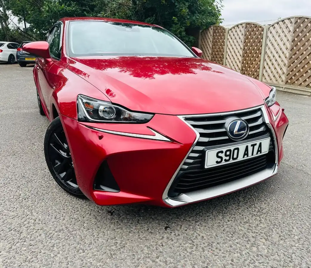 2017-lexus-is-300h-25-advance-big-0