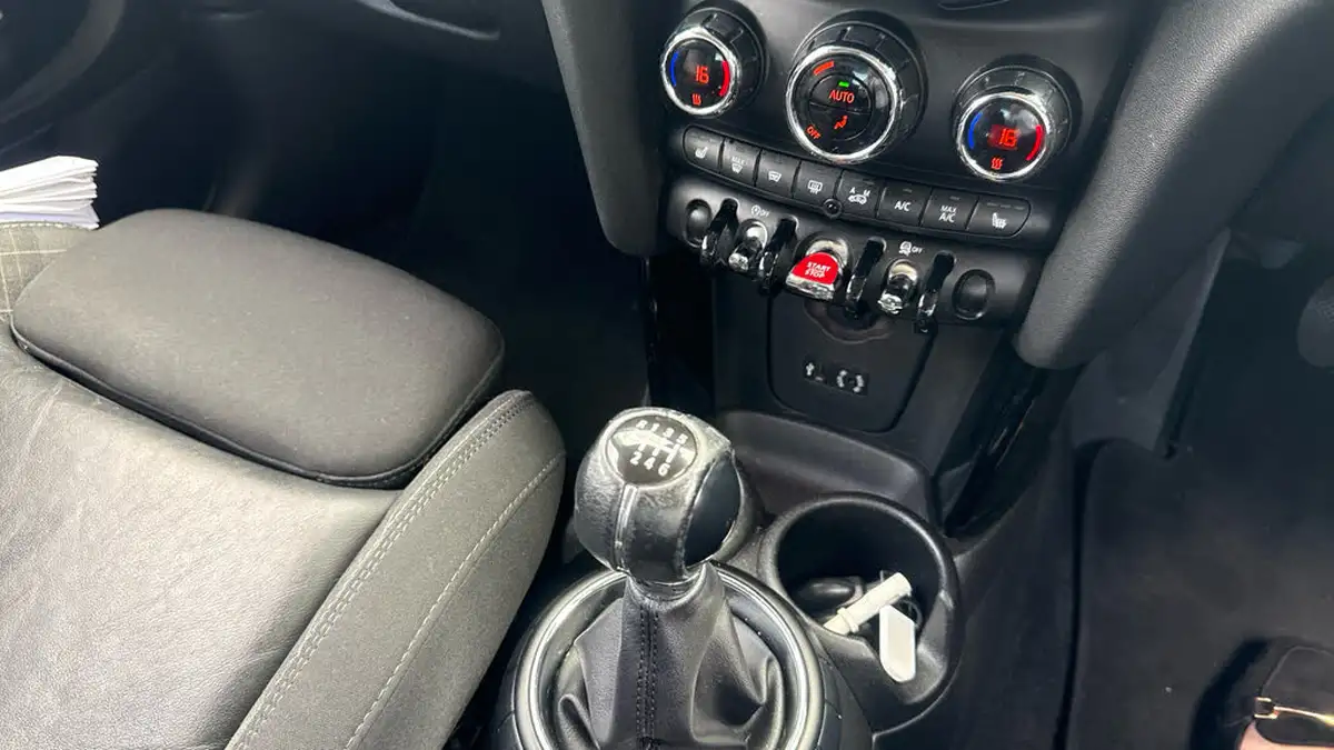 2016-mini-cooper-15-cooper-ss-hatchback-3d-big-19