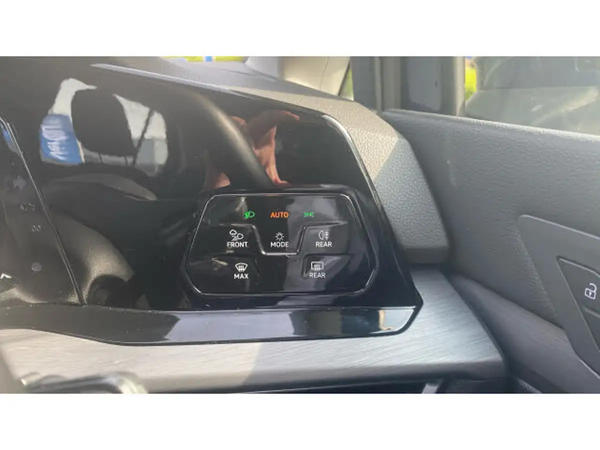 2021-volkswagen-golf-15-etsi-style-130ps-hatchback-big-24