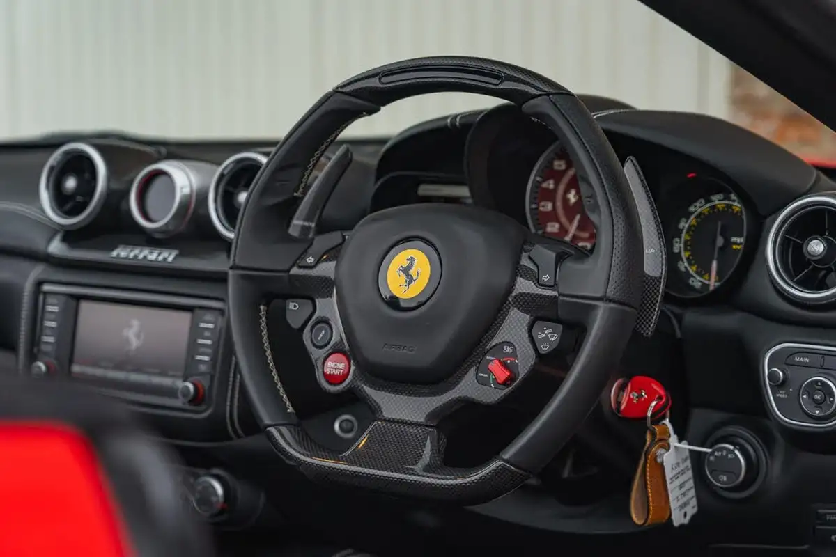 2015-ferrari-california-39-t-big-43