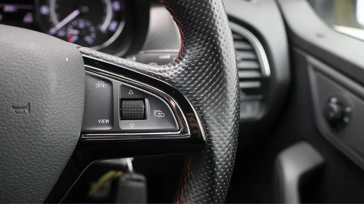 2019-skoda-fabia-10-tsi-monte-carlo-95ps-estate-big-25
