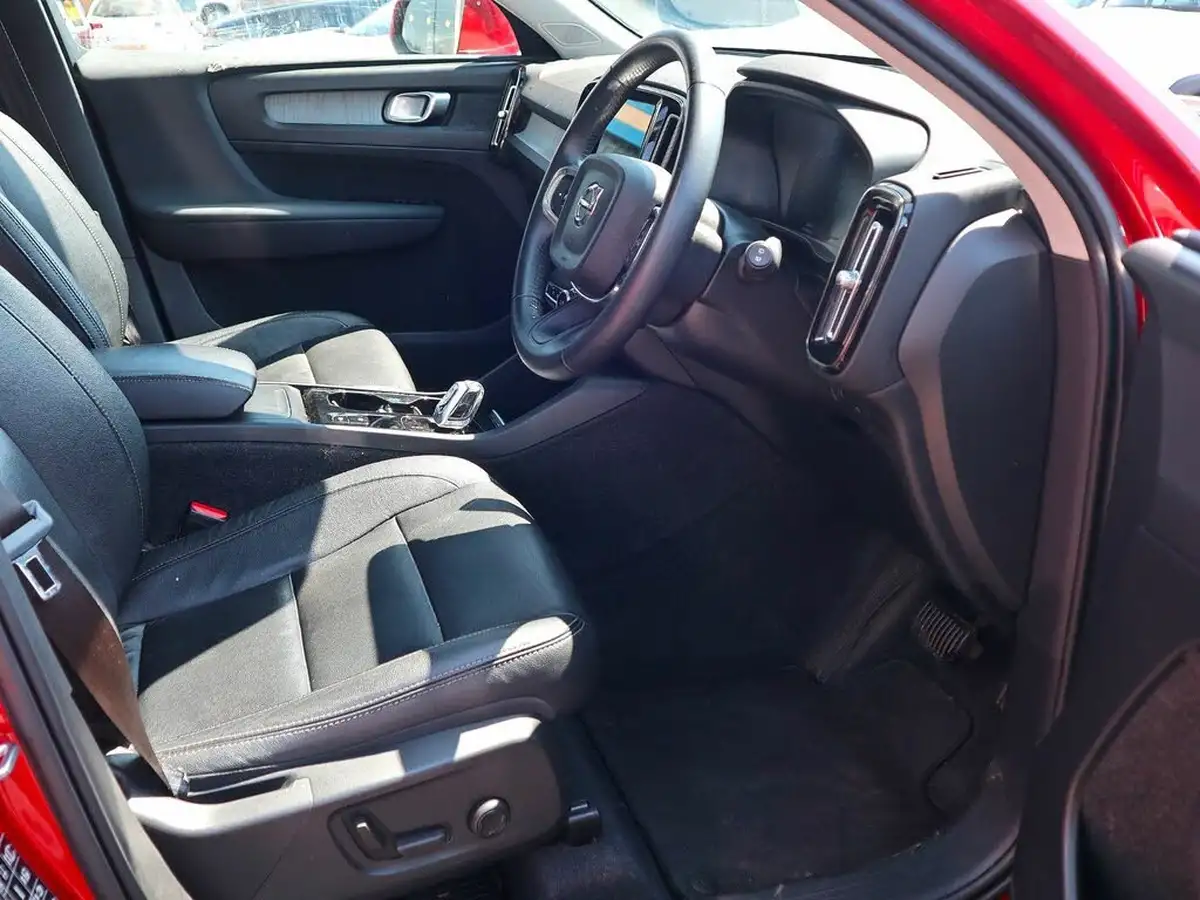 2020-volvo-xc40-15-t3-inscription-geartronic-big-2