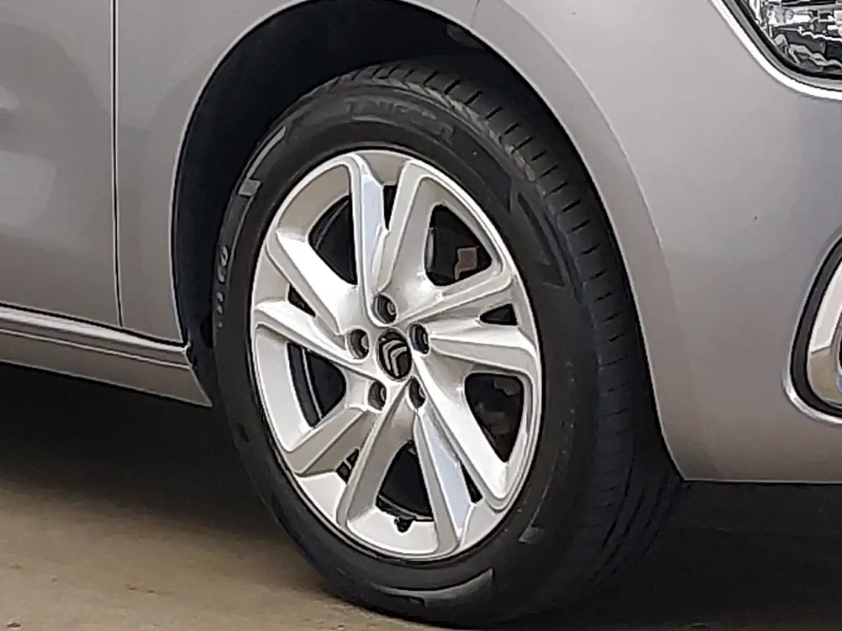 2024-peugeot-308-sw-15-bluehdi-gt-big-8