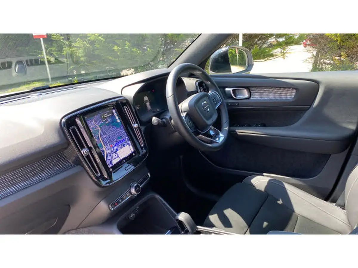 2024-volvo-xc40-20-b3-plus-big-3