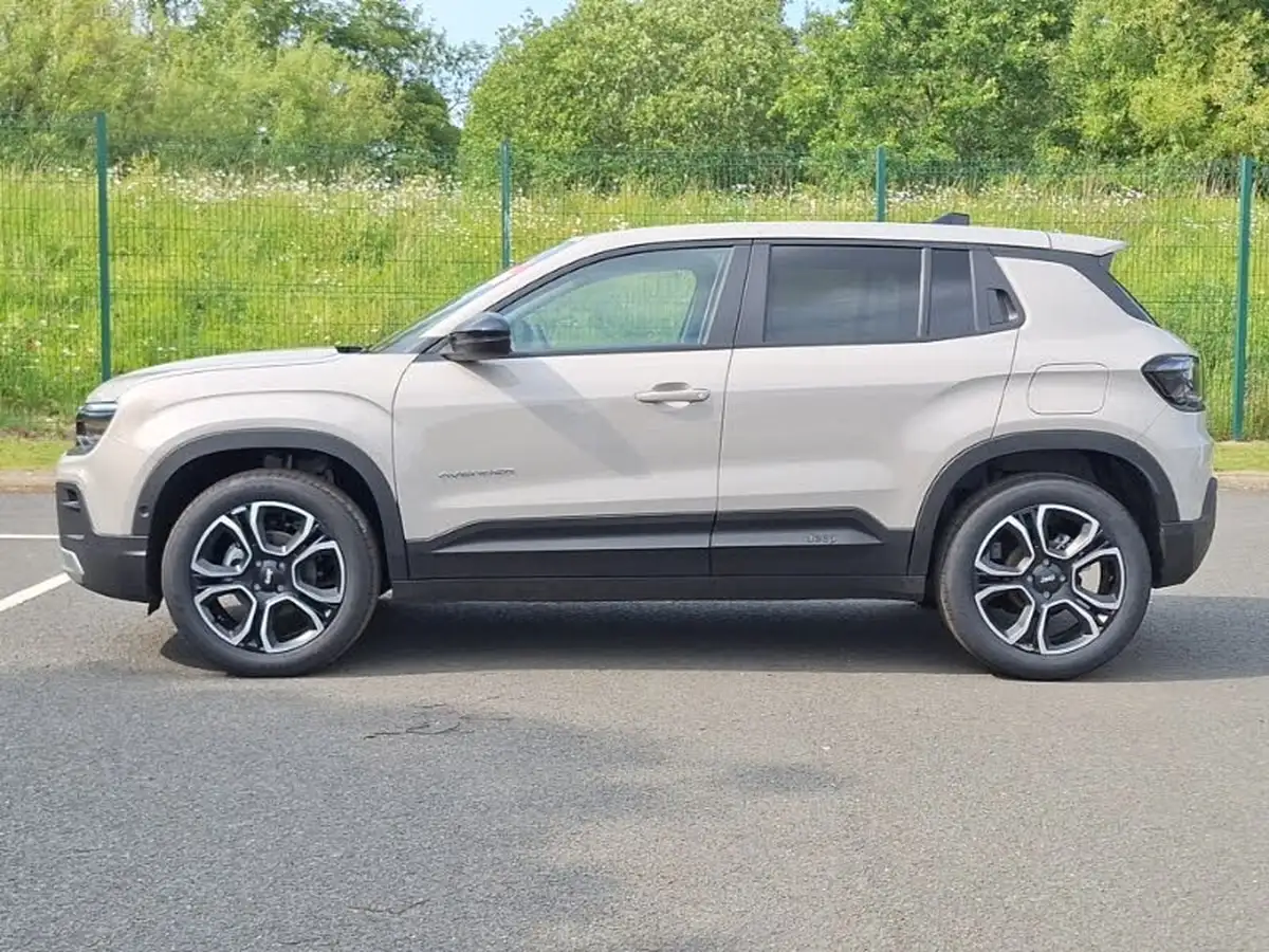 2025-jeep-avenger-12-gse-summit-big-3