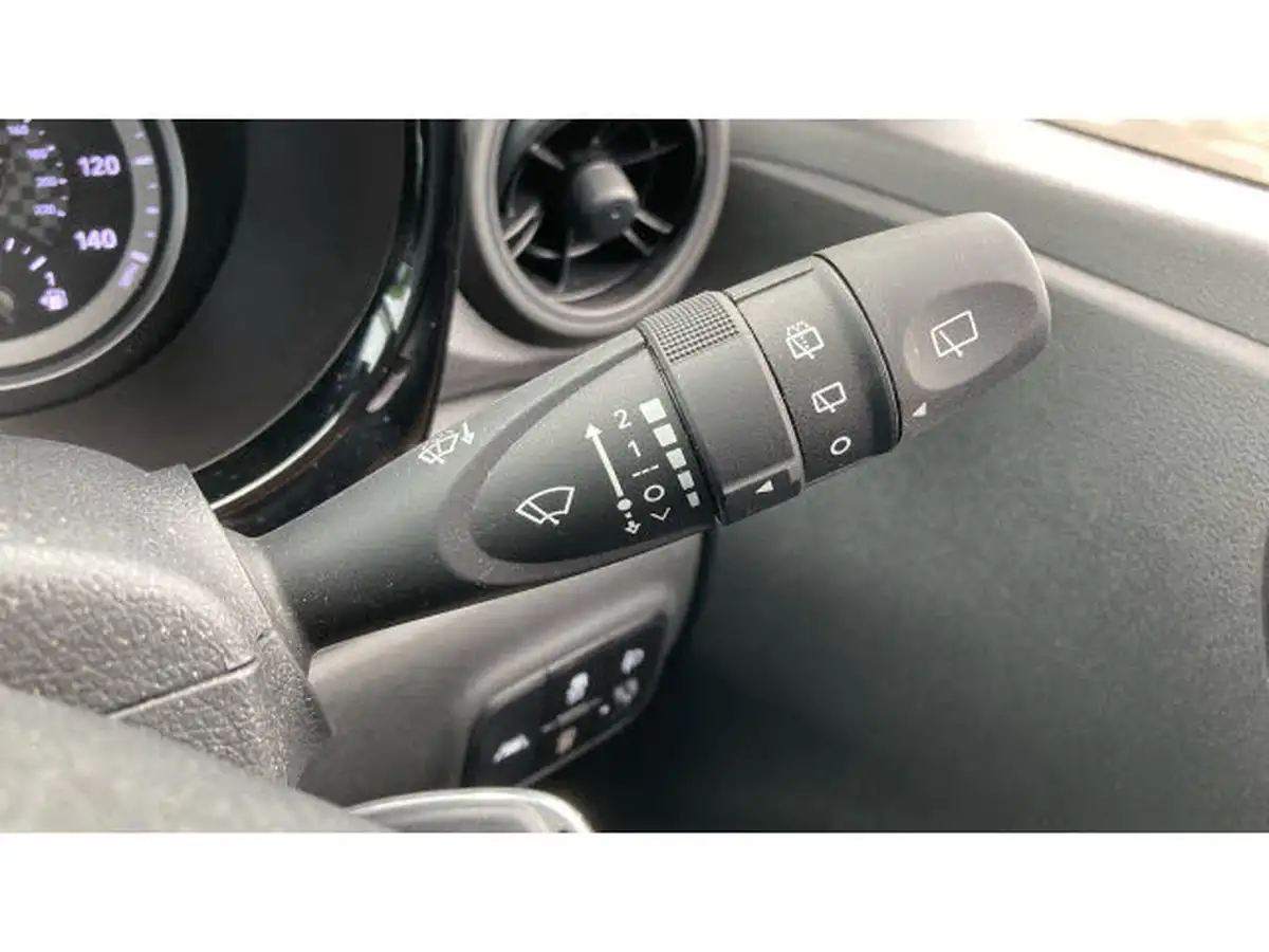 2021-hyundai-i10-12-se-connect-big-25