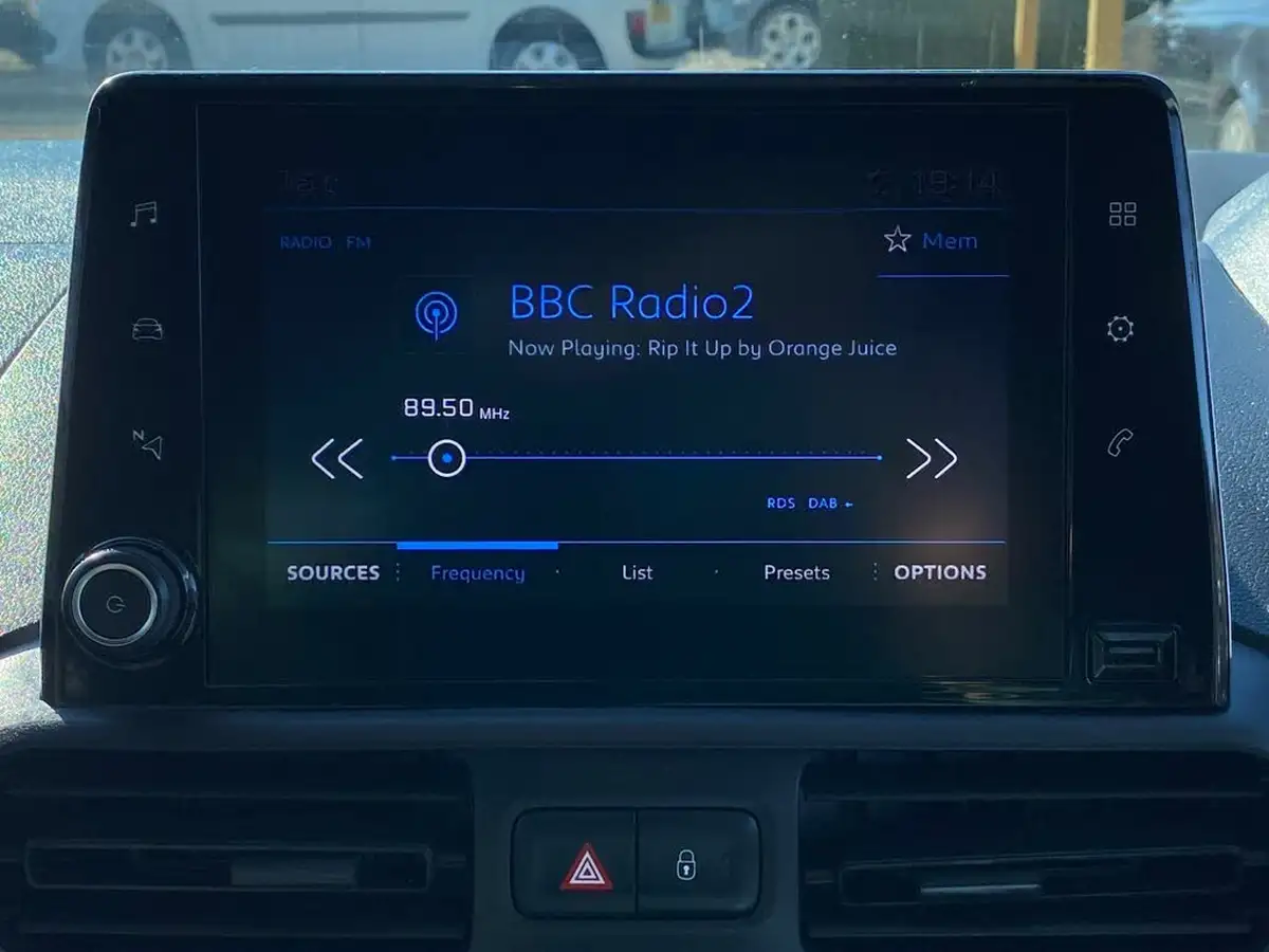 2021-peugeot-partner-15-bluehdi-1000-professional-100ps-eu6dt-panel-big-32