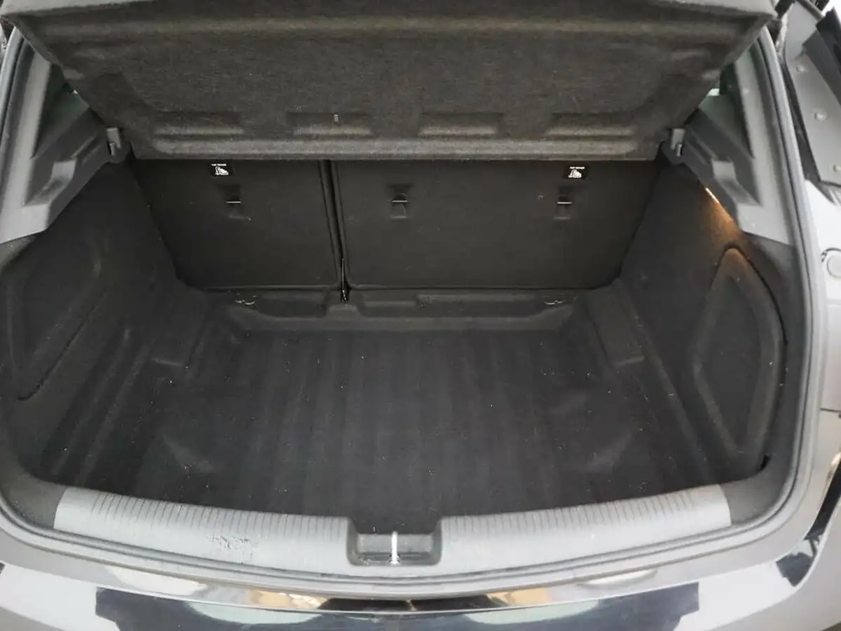 2018-vauxhall-astra-16i-turbo-sri-vx-line-nav-blueinjection-big-8