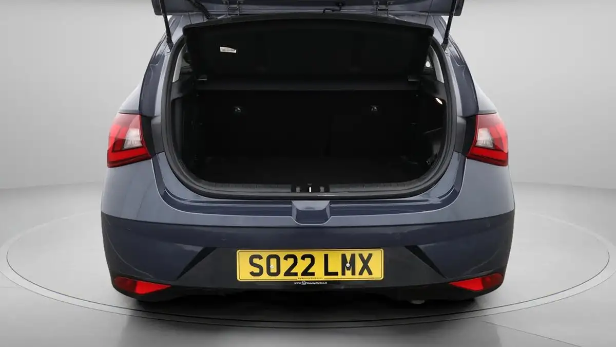 2022-hyundai-i20-10-t-gdi-premium-eclutch-imt-big-17