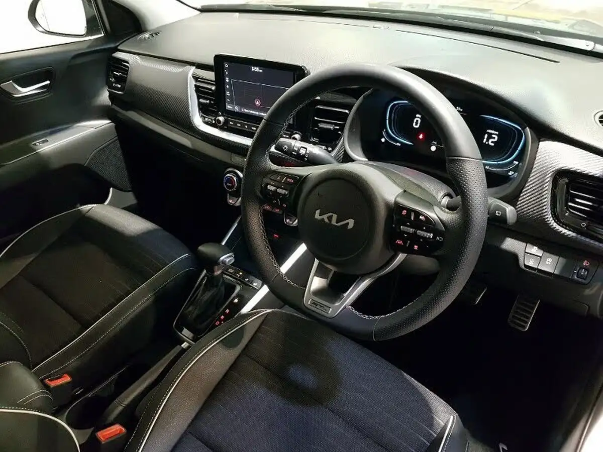 2025-kia-stonic-10-t-gdi-gt-line-s-dct-big-15